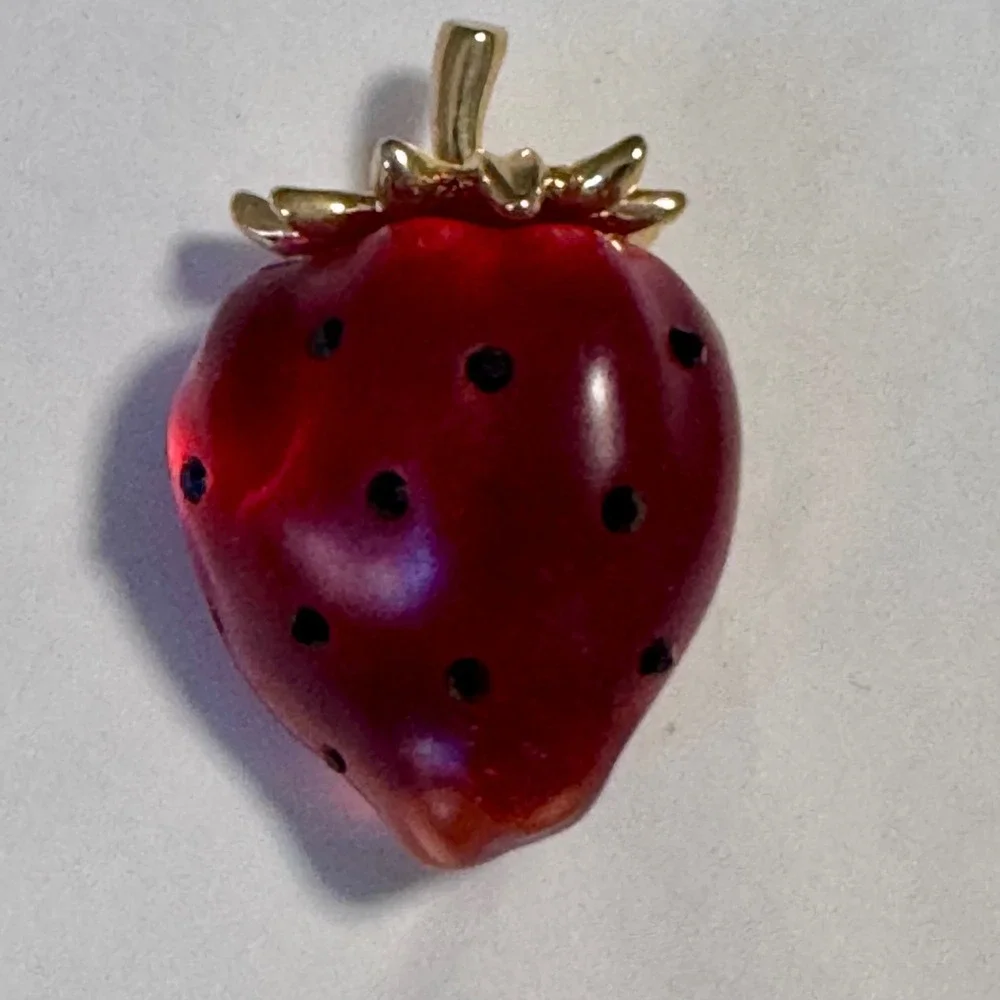 Vintage‎ Fruit Brooch Lot Pear Mother of Pearl Strawberry Lucite Gold Tone Pins